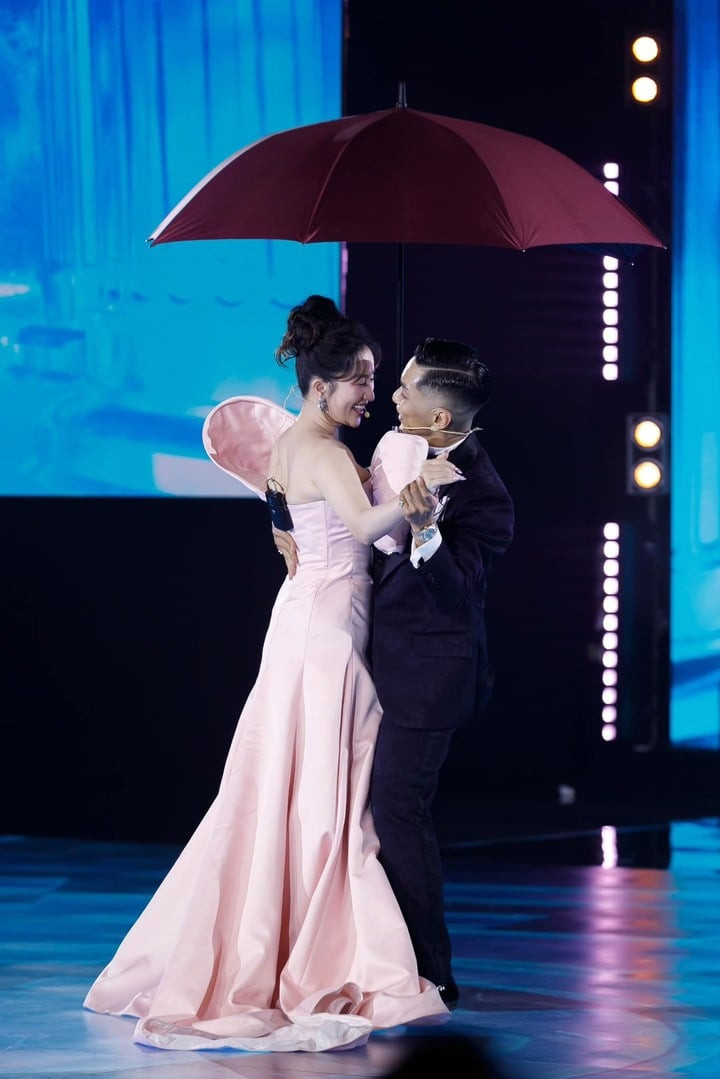 Khánh Thi - Phan Hiển có màn trình diễn ấn tượng, ngọt ngào trong ''Bước nhảy hoàn vũ