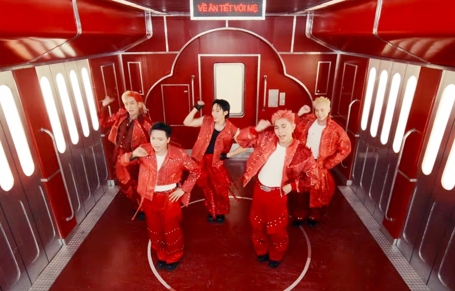 Ai bao thầu thị trường nhạc Tết? ảnh 3