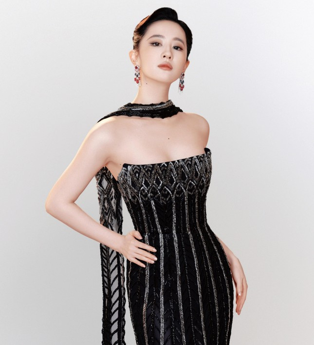 Lưu Diệc Phi bị chê cười ảnh 4