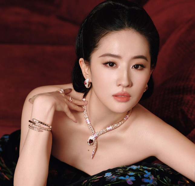 Lưu Diệc Phi bị chê cười ảnh 5