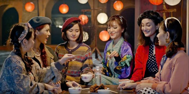 Ngày Tết, đừng hỏi những câu 'nhảy xổ' vào đời tư ảnh 2