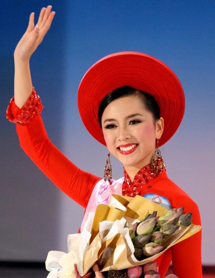 Dương Trương Thiên Lý từng đoạt giải Á hậu 2 cuộc thi Hoa hậu Hoàn vũ Việt Nam 2008.