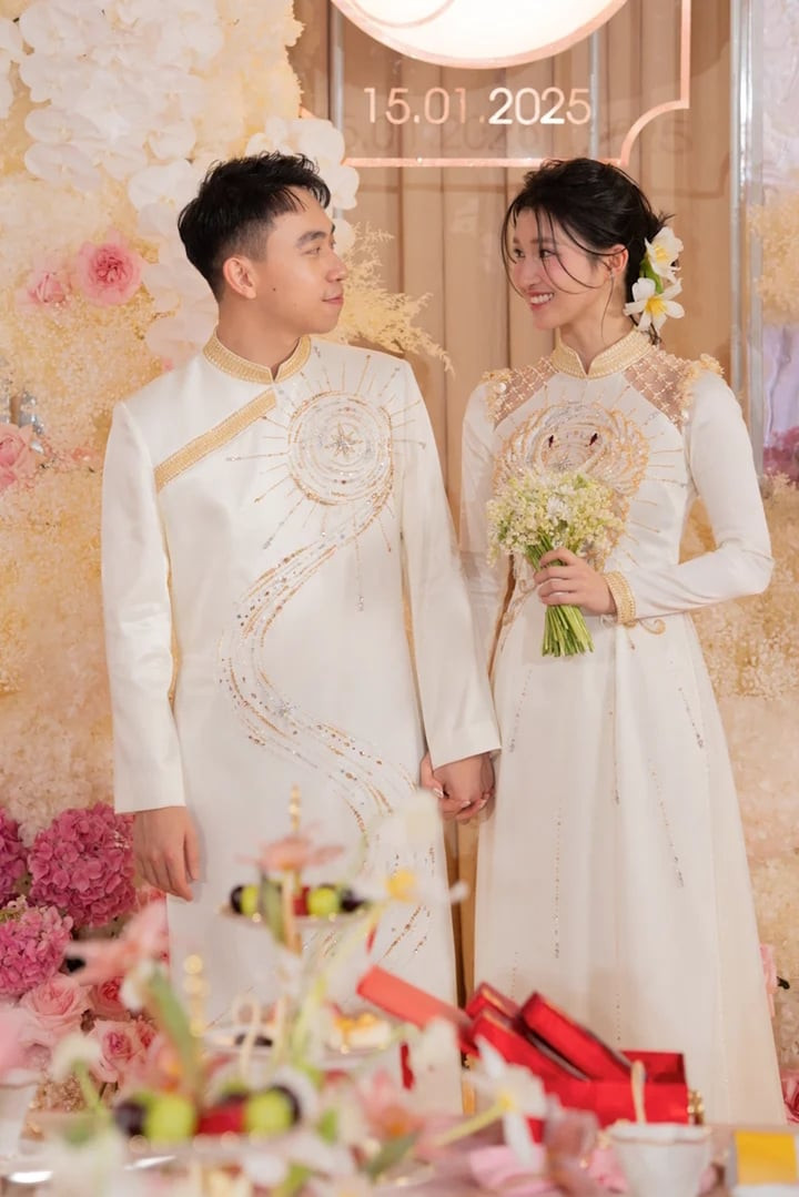 Á hậu Phương Nhi trong lễ ăn hỏi sáng 15/1.