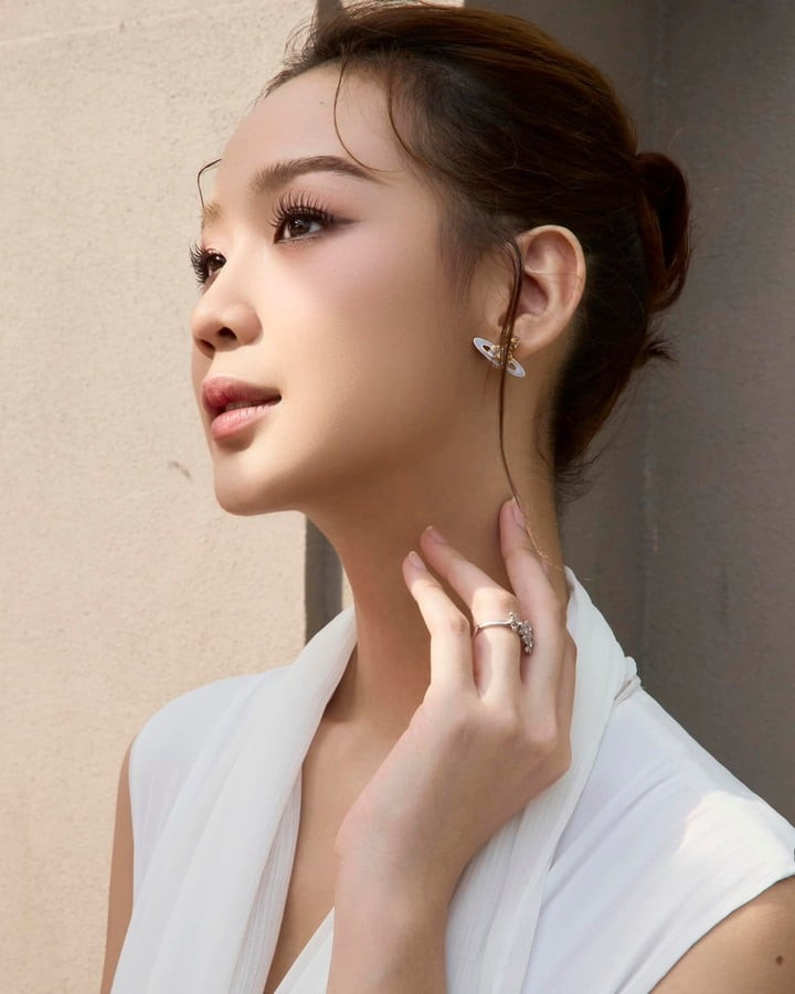 Bảo Ngọc ngày càng xinh đẹp, nổi tiếng.