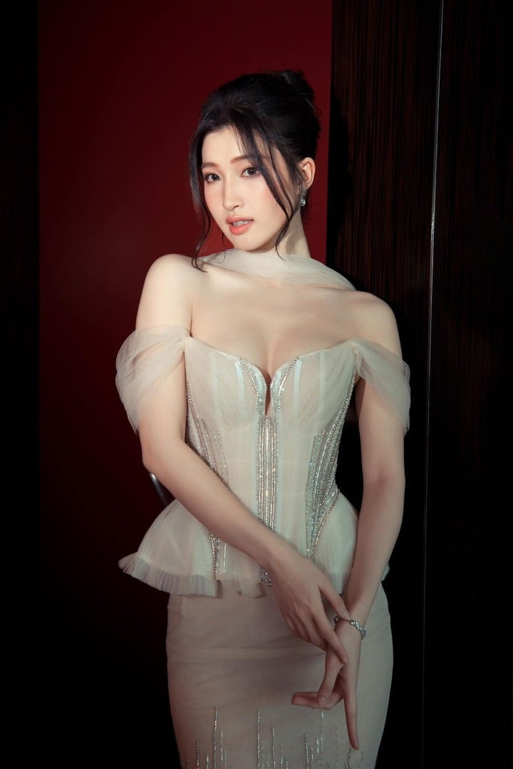 Phương Nhi là Á hậu 2 Miss World Vietnam 2022.