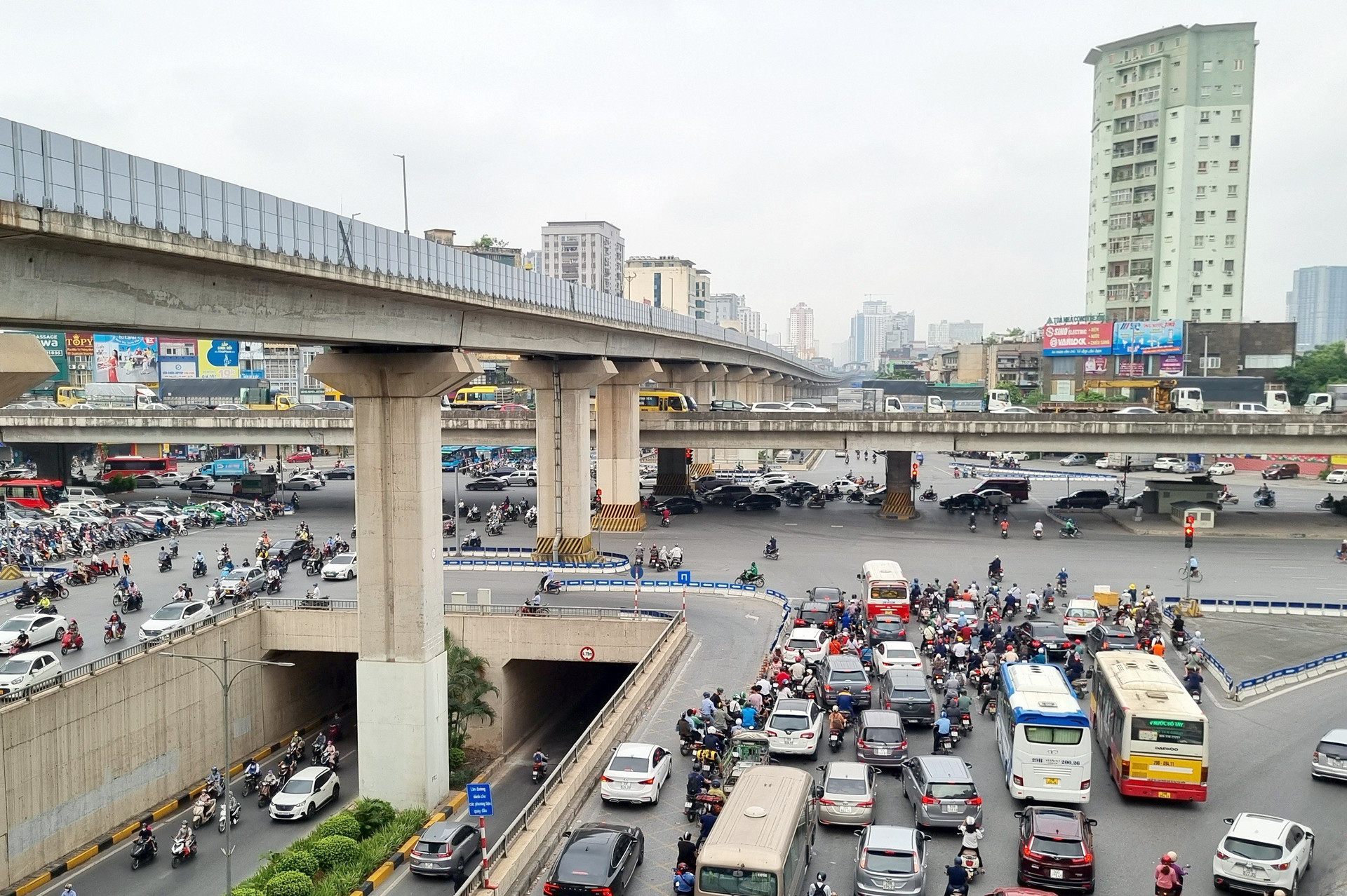 nut giao nguyen trai.jpg