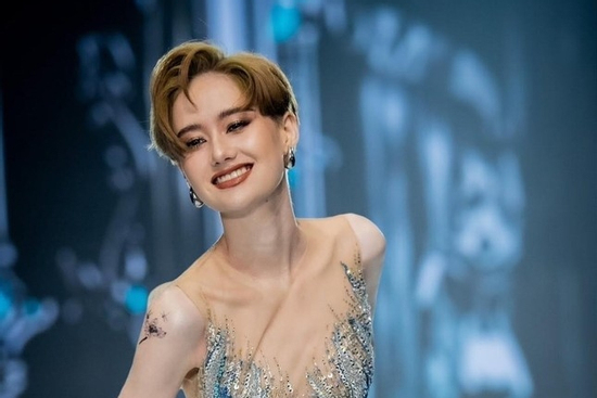 Người đẹp LGBT đăng quang Hoa hậu Hòa bình ở Thái Lan