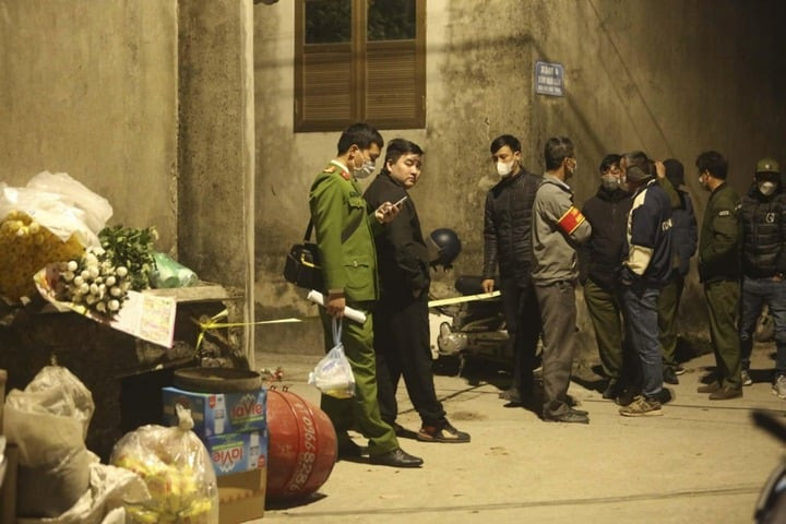 Lực lượng chức năng có mặt tại hiện trường.