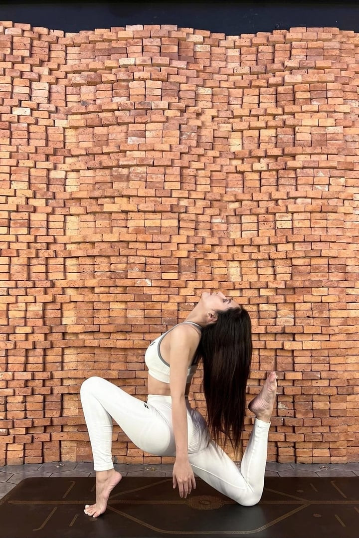 Người đẹp dành thời gian chăm sóc bản thân.