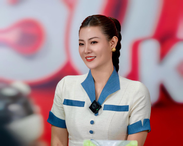 'Nhân sự mới' của Táo quân 2025 thăng hạng cả nhan sắc lẫn sự nghiệp sau ly hôn - Ảnh 8.