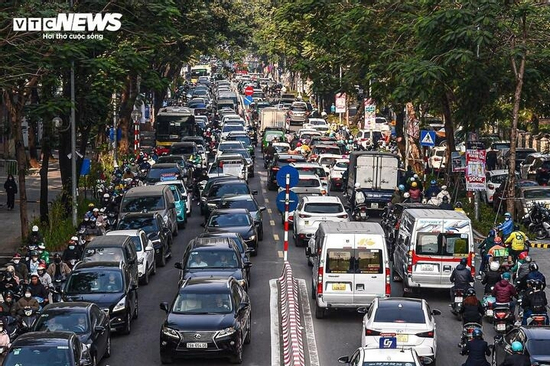 Vì kẹt xe, tôi có thêm 3 tiếng tự học mỗi ngày