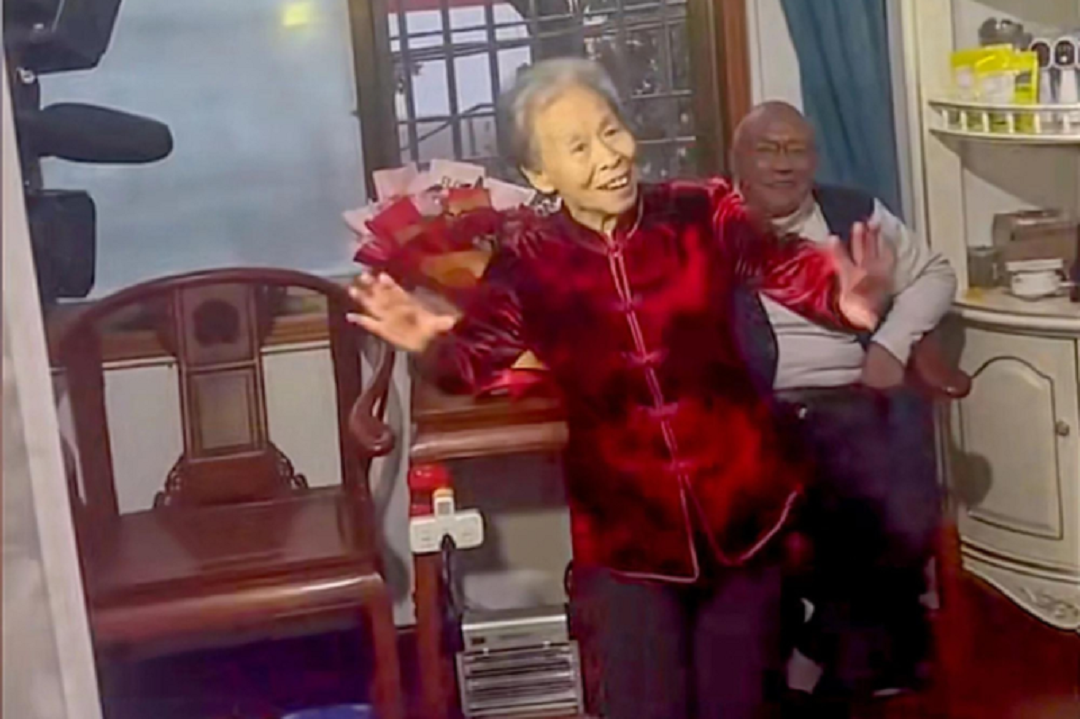 Cụ ông 86 tuổi kết hôn với mối tình đầu,