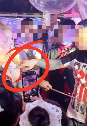 Ngân 98 đứng hình trước hành động