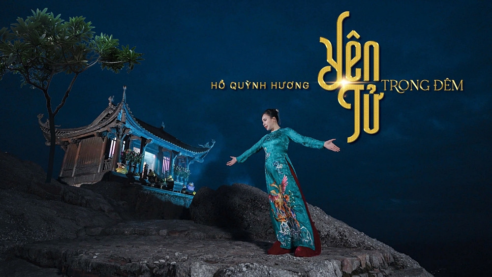 ho quynh huong yen tu trong dem.JPG