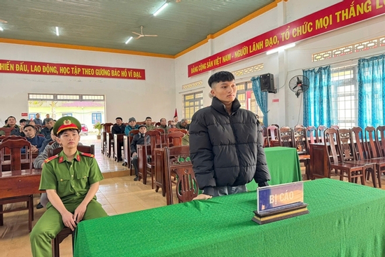 Mua pháo hoa lậu về 'chơi Tết', thanh niên lãnh án tù