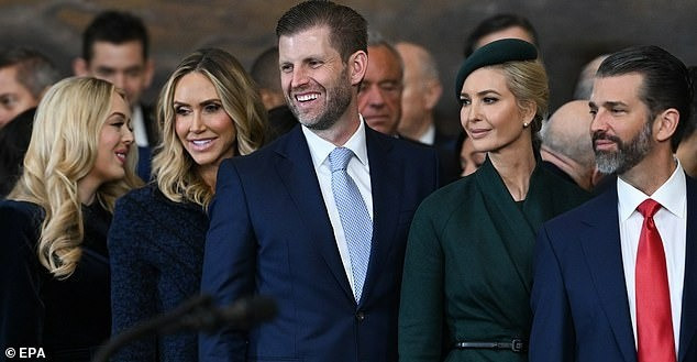 15 người con, cháu ông Trump tại lễ nhậm chức ảnh 5