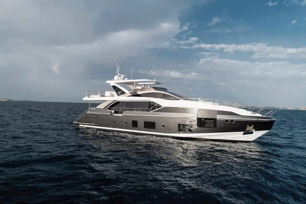 azimut grande27m external view 2
