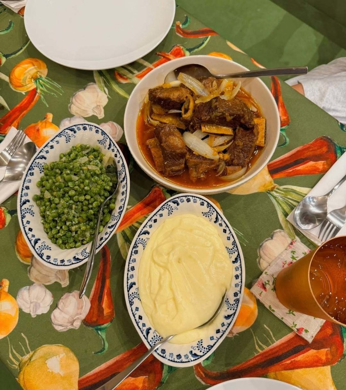 Tăng Thanh Hà dạy con gói bánh chưng đón Tết- Ảnh 8.