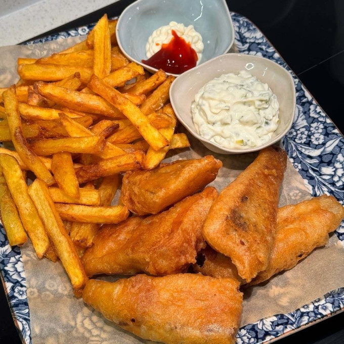 Tăng Thanh Hà dạy con gói bánh chưng đón Tết- Ảnh 7.