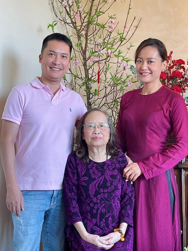 'Người đẹp Tây Đô' Hồng Ánh và chồng - nhà phê bình văn học: Hôn nhân đời thực 15 năm chưa con cái - Ảnh 8.