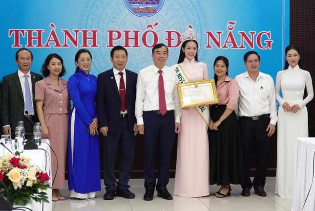 Bố mẹ hoa hậu hai cuộc thi danh giá kể chuyện ảnh 2