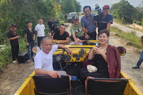 Hài Tết vẫn nhảm, có phần dung tục