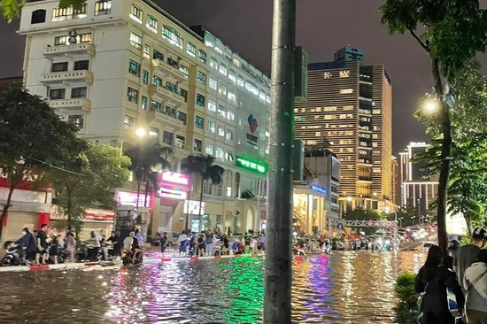 Sau khi lội nước 'bì bõm', cần làm ngay 4 điều sau kẻo bệnh tật tìm đến