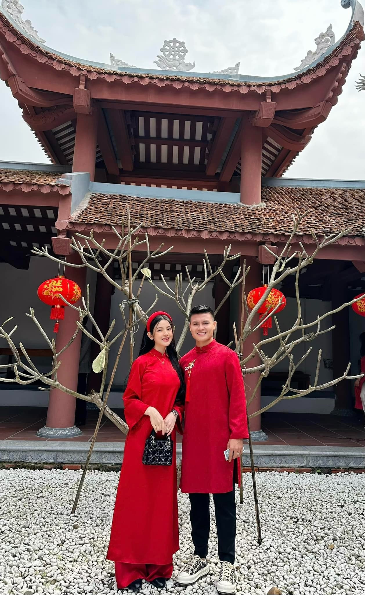 Vợ chồng Quang Hải công khai tiền ủng hộ đồng bào vùng lũ soi sao kê nhiều người giật mình