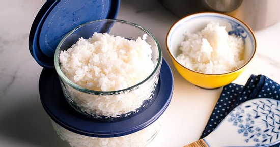 Ăn cơm nguội có thực sự giúp giảm cân hiệu quả hơn cơm nóng không?