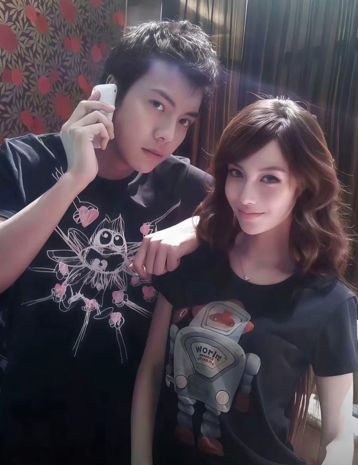 Ảnh hiếm của tổng tài Trần Vỹ Đình khi hẹn hò Angela Baby nhan sắc đỉnh cao cỡ nào