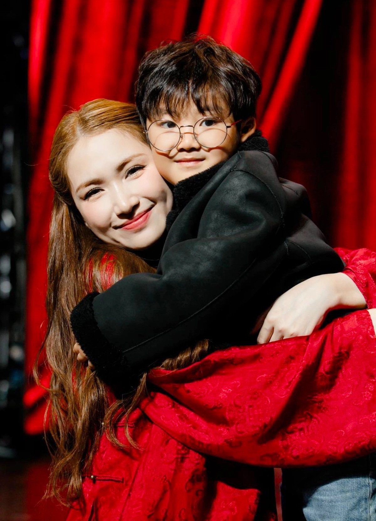 Ngỡ ngàng diện mạo chuẩn soái ca nhí của con trai Hòa Minzy