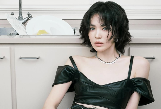 Song Hye Kyo lần đầu công khai gọi bạn diễn là người yêu