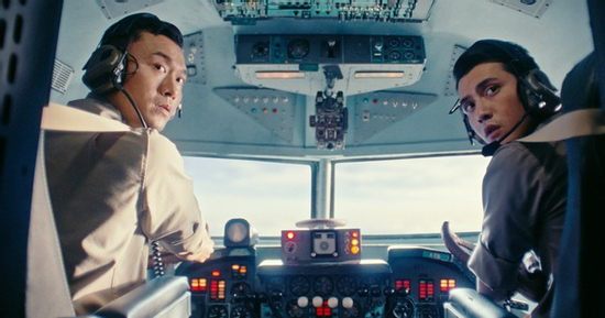 'Tử chiến trên không' bất ngờ bị 'Quỷ ăn tạng' soán ngôi doanh thu bán vé