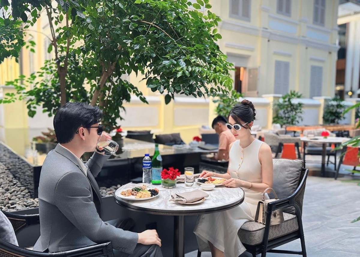 Đặng Thu Thảo khoe dáng trong cơ ngơi bạc tỷ sắc vóc sau 3 lần sinh gây bàn tán