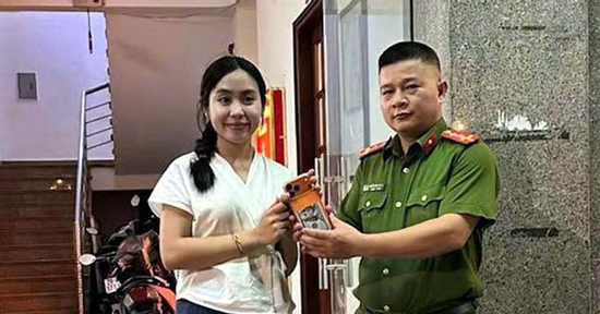 Hot girl Lào mất iPhone 17 ở Hà Nội, công an tìm lại chỉ sau vài giờ