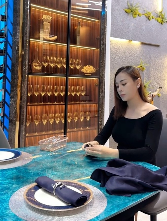 chi em du trend bo ly sang chanh cua vo shark binh tren mang trong giong het lai re beo o6 1704962553 195 width660height874 1709797759562 17097977599691907671550