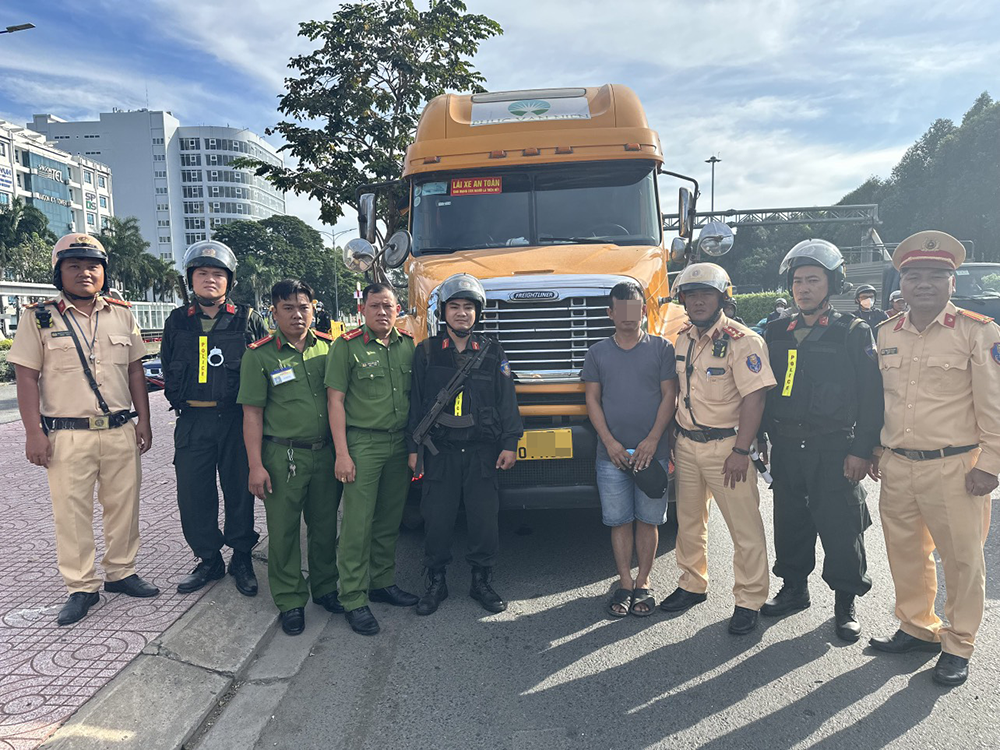 CSGT TPHCM ma tuy.png