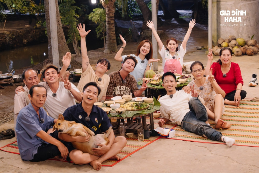 gia dinh haha 1.jpg