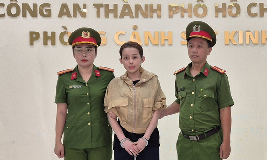 Ngân 98 bị bắt vì tội buôn bán hàng giả, số tiền doanh thu gây sốc