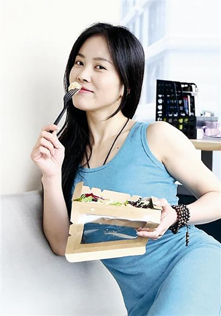 Ngoài võ thuật, Mao Nhã Kỳ còn học tập Trung y và Kinh Dịch