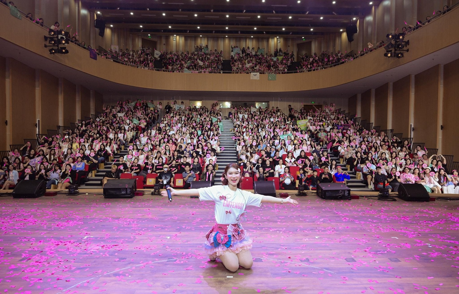 Tiểu thư 7000 tỷ Ngọc Thanh Tâm có động thái sau tranh cãi bào tiền fans