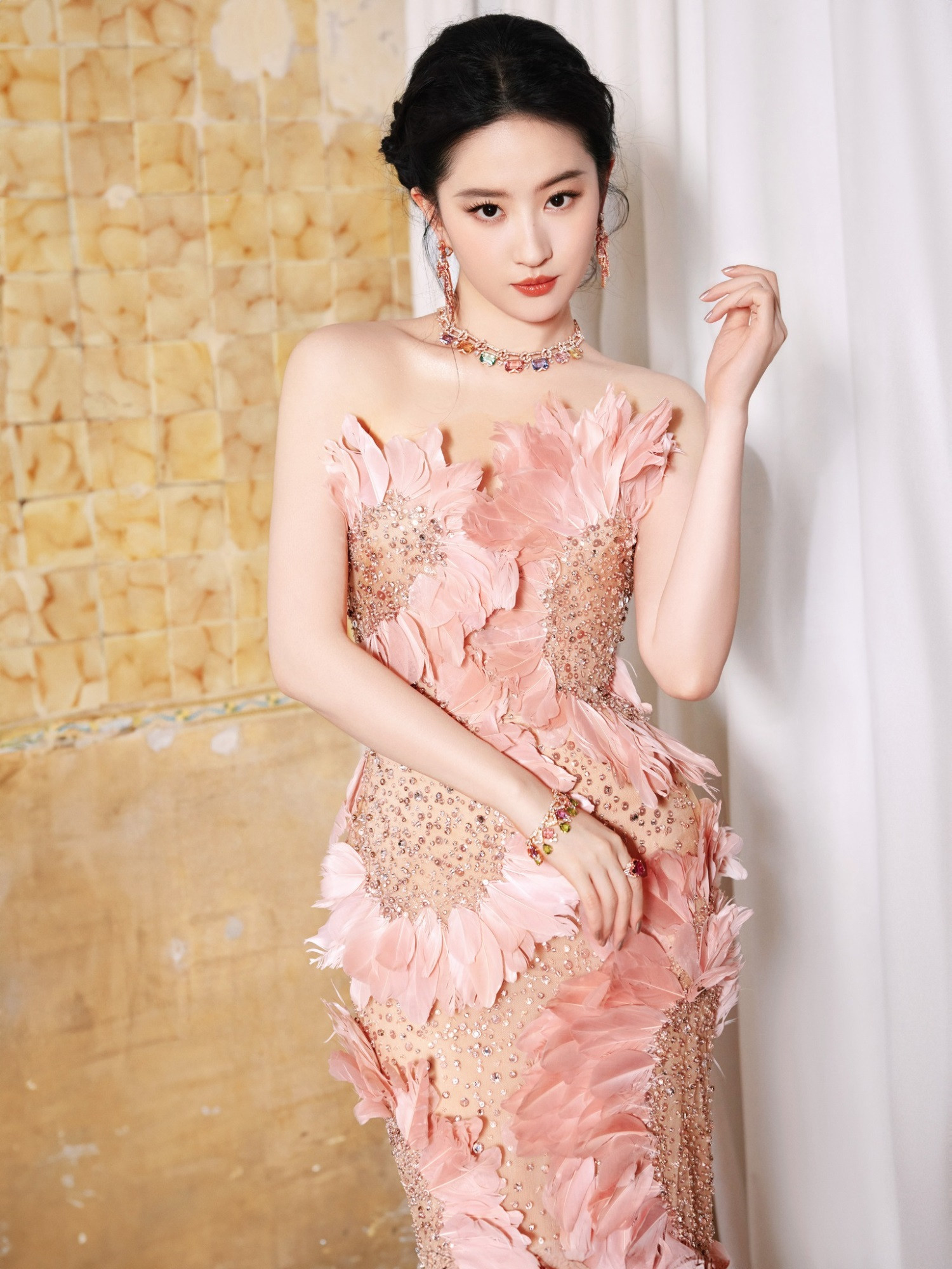 3 con giáp trúng số độc đắc đúng ngày mai (15/10/2025), 'gánh vàng gánh bạc' về nhà, trả hết nợ nần, giàu lên chóng mặt - Ảnh 1