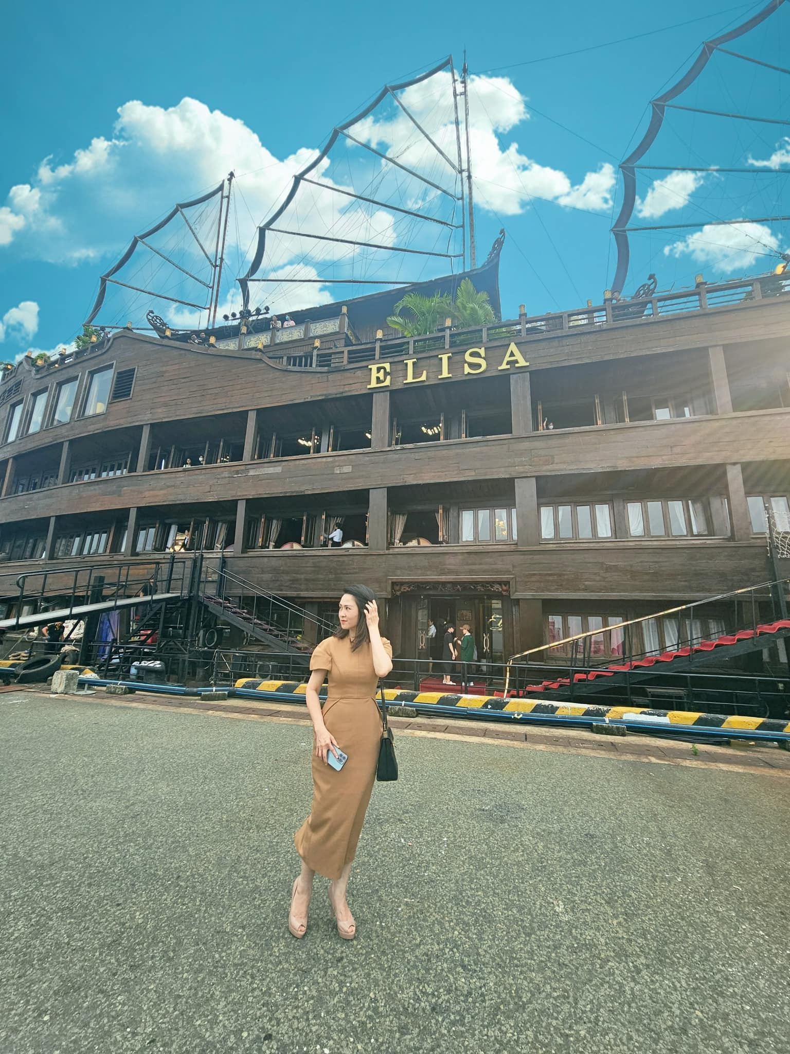 BTV Thúy Hằng VTV U50 diện đồ vẫn 'hack tuổi', đáng tham khảo - Ảnh 9.