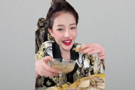 Chiêu bán sản phẩm giảm cân khiến 'ai xem cũng phải tin' của Ngân 98 trên mạng xã hội