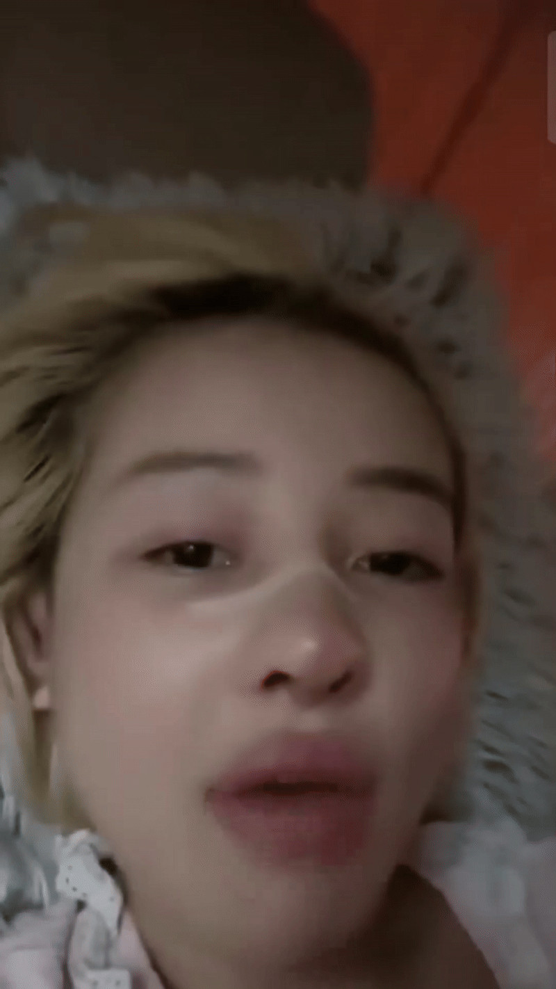 Chân dung mẹ ruột kín tiếng đứng sau chống đỡ cho hoạt động kinh doanh của Ngân 98