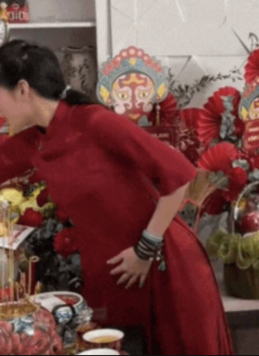 Khánh Vân tỏa sáng với bộ đồ sexy giữa tin đồn mang thai - Ảnh 3.