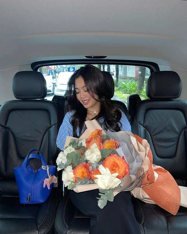 Loạt ảnh đời thường tuyệt đối sang chảnh của tiểu thư nghìn tỷ sắp làm dâu nhà Phan Thành