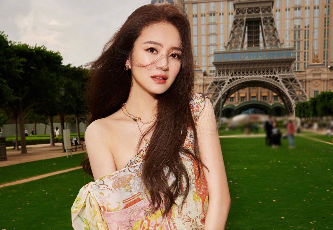 Phản ứng của nữ diễn viên đình đám sau khi chồng đi tù 14 năm bị phạt 2000 tỷ