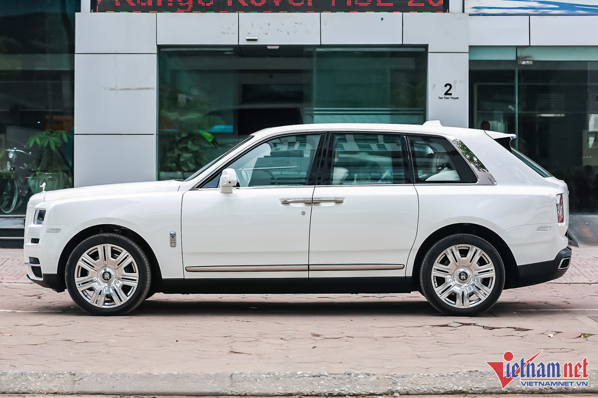 W-cullinan va cham 7.JPG.jpg