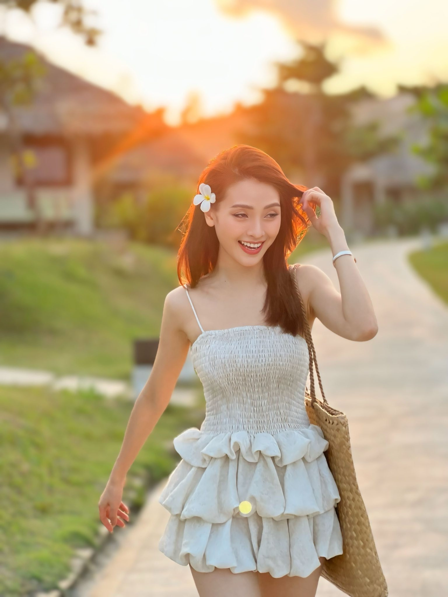 Học MC Huyền Trang 'Mù tạt' mix đồ từ công sở đến đi chơi - Ảnh 13.